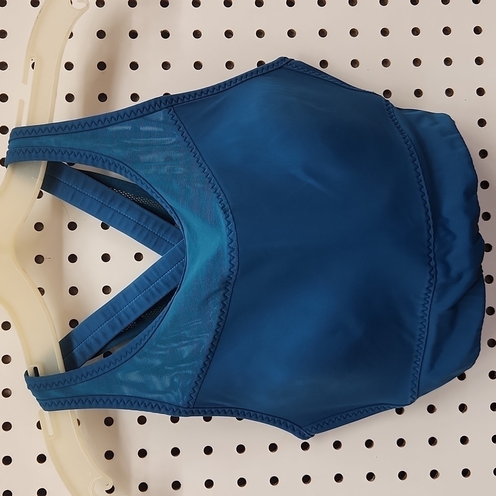 Athleta Gigi sports bra great condition no size tag.